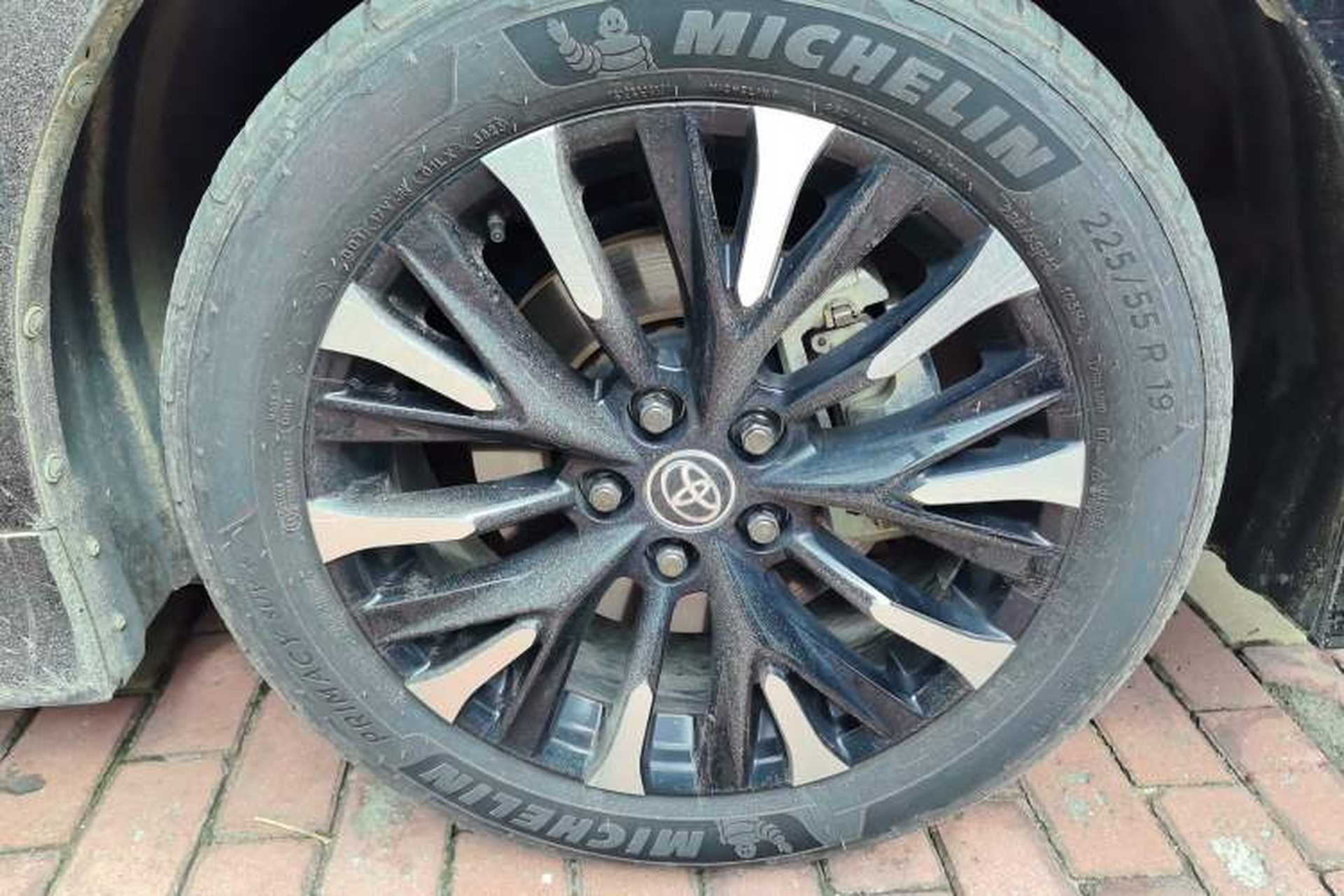 Used Toyota Alphard 2024 Dual-Engine 2.5L Deluxe Edition Right Front Wheel Hub