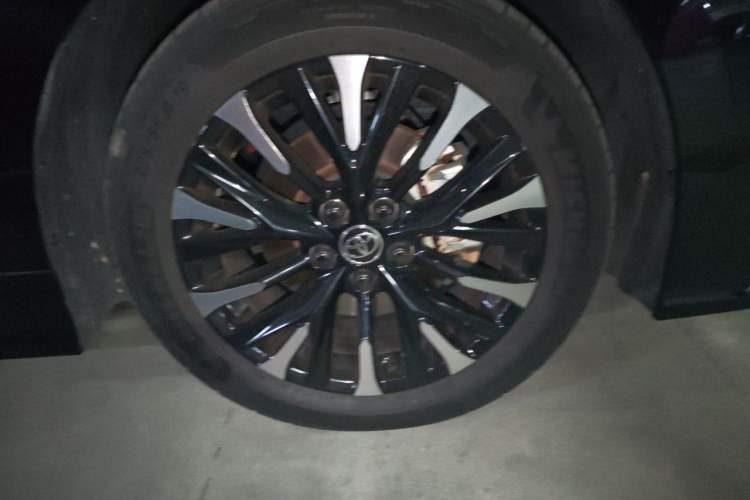 Used Toyota Alphard 2024 Dual-Engine 2.5L Deluxe Edition Right Front Wheel Hub