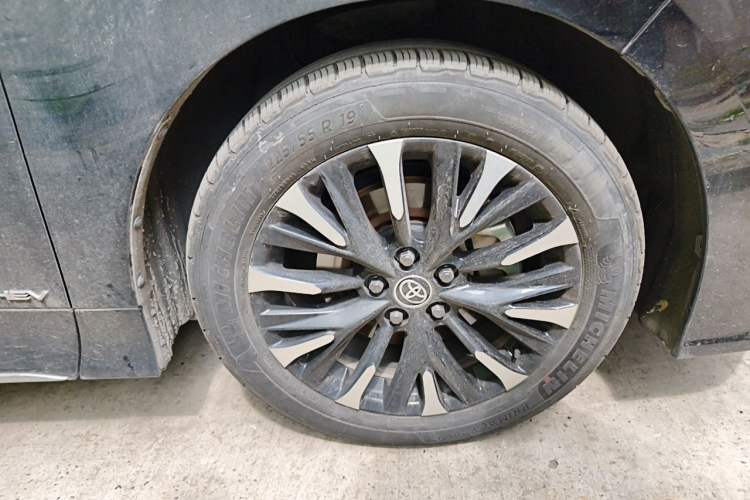 Used Toyota Alphard 2024 Dual-Engine 2.5L Deluxe Edition Right Front Wheel Hub