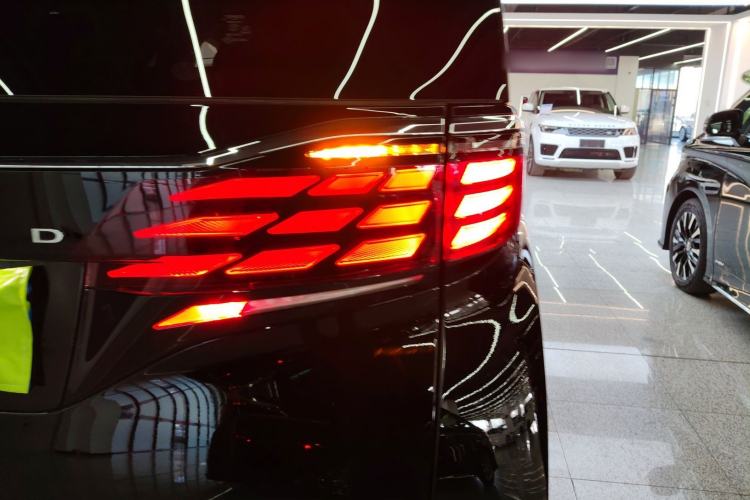 Used Toyota Alphard 2024 Dual-Engine 2.5L Deluxe Edition Right Rear Taillight