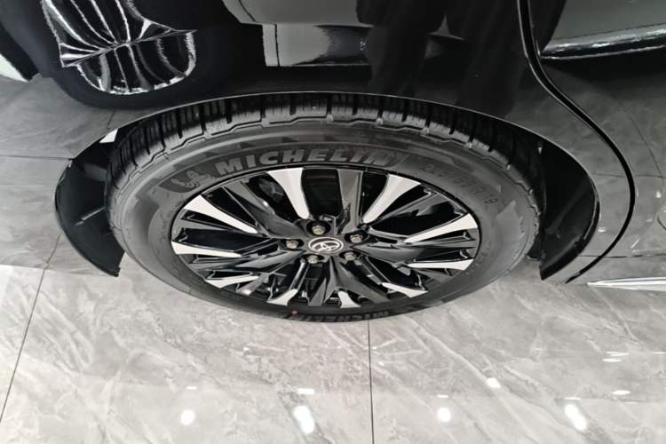 Used Toyota Alphard 2024 Dual-Engine 2.5L Prestige Edition Right Rear Wheel Hub