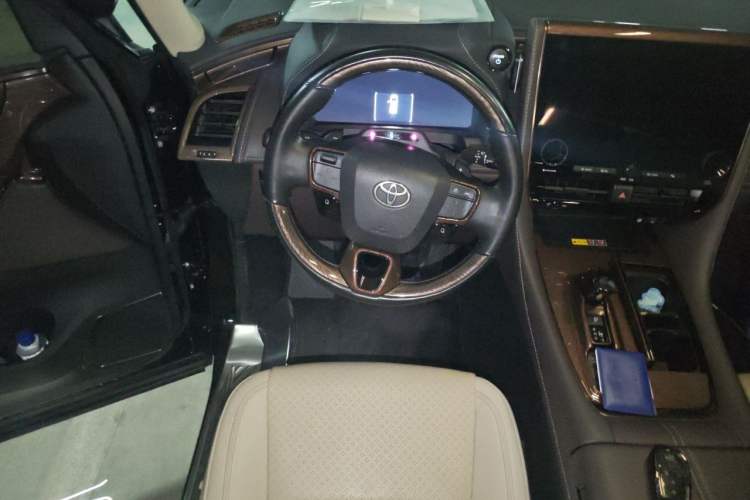 Used Toyota Alphard 2024 Dual-Engine 2.5L Deluxe Edition Steering Wheel