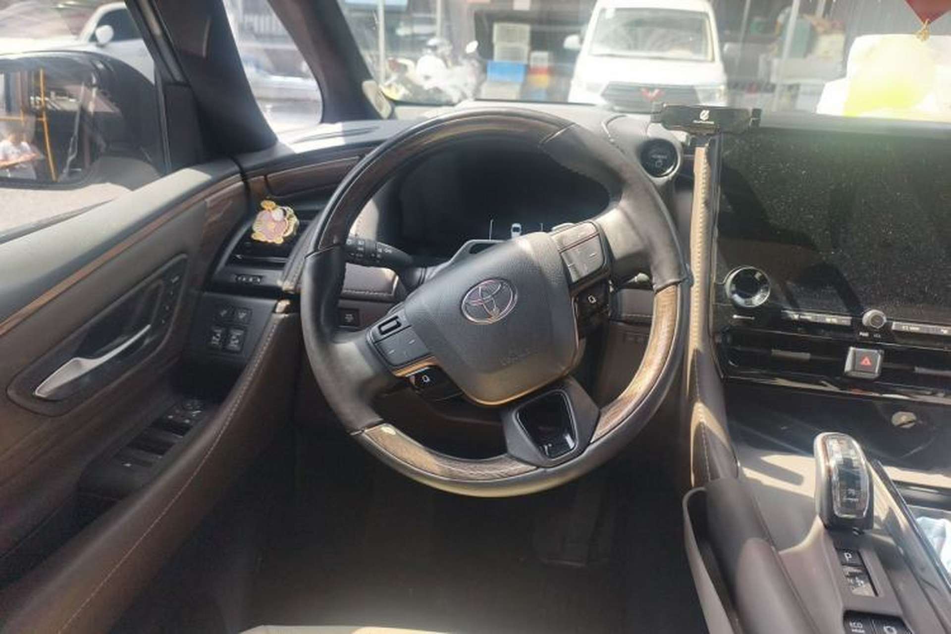 Used Toyota Alphard 2024 Dual-Engine 2.5L Prestige Edition Steering Wheel