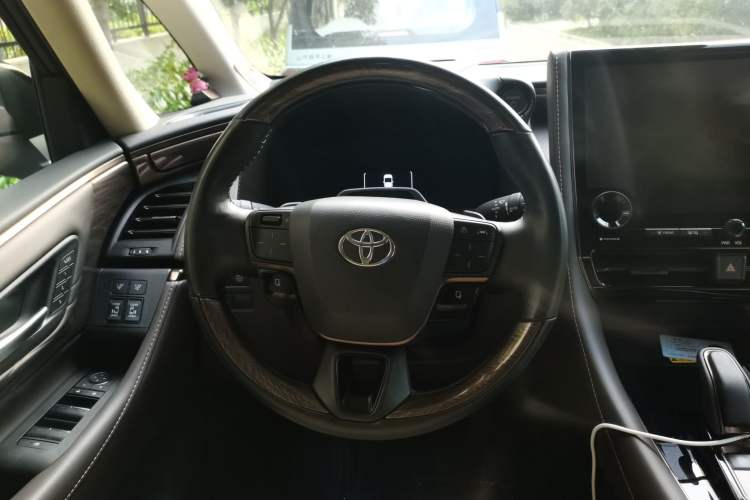 Used Toyota Alphard 2024 Dual-Engine 2.5L Deluxe Edition Steering Wheel