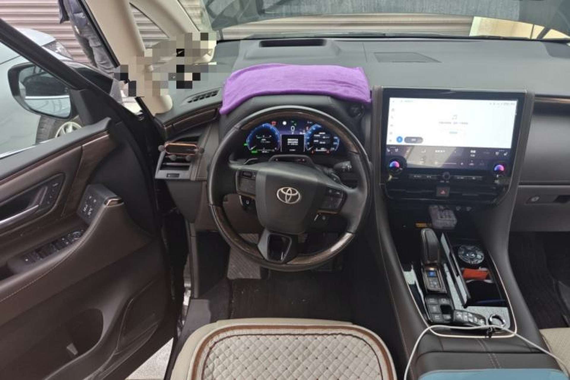 Used Toyota Alphard 2024 Dual-Engine 2.5L Deluxe Edition Steering Wheel
