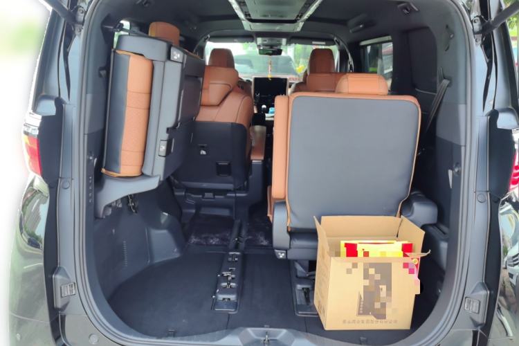 Used Toyota Alphard 2024 Dual-Engine 2.5L Deluxe Edition Trunk