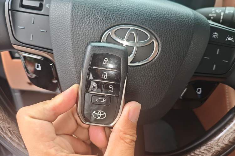 Used Toyota Alphard 2024 Dual-Engine 2.5L Prestige Edition Vehicle Key