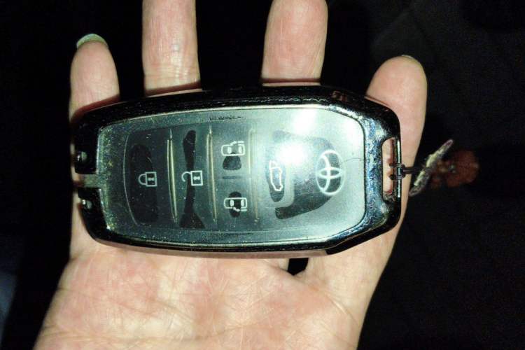 Used Toyota Alphard 2024 Dual-Engine 2.5L Deluxe Edition Vehicle Key
