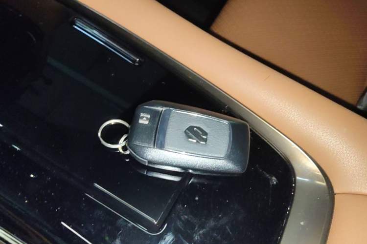 Used Toyota Alphard 2024 Dual-Engine 2.5L Deluxe Edition Vehicle Key