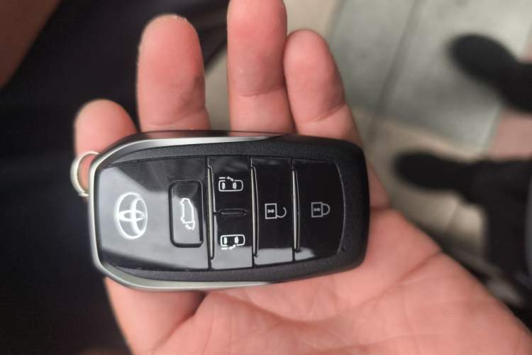 Used Toyota Alphard 2024 Dual-Engine 2.5L Prestige Edition Vehicle Key