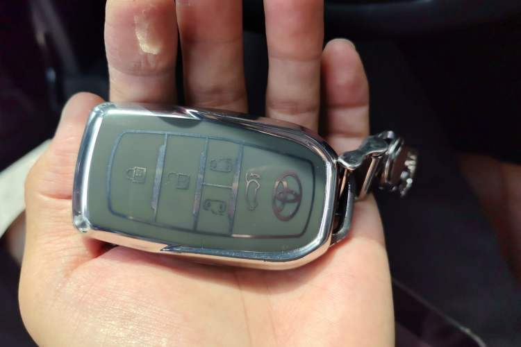 Used Toyota Alphard 2024 Dual-Engine 2.5L Deluxe Edition Vehicle Key
