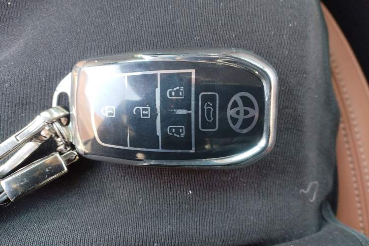 Used Toyota Alphard 2024 Dual-Engine 2.5L Prestige Edition Vehicle Key