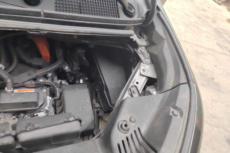 Used Toyota Alphard 2024 Dual-Engine 2.5L Deluxe Edition Engine Bay Left