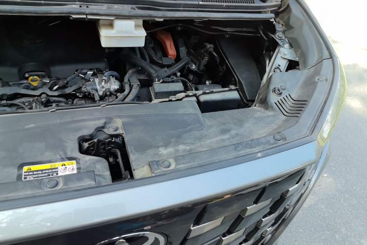 Used Toyota Alphard 2024 Dual-Engine 2.5L Deluxe Edition Engine Bay Left