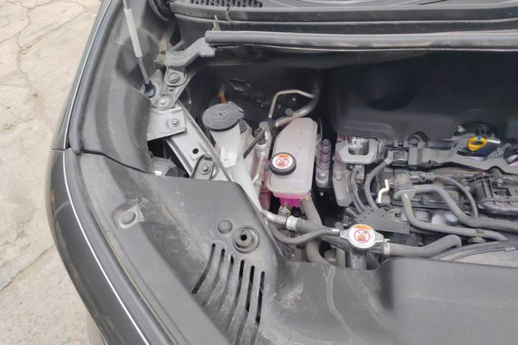 Used Toyota Alphard 2024 Dual-Engine 2.5L Deluxe Edition Engine Bay Right