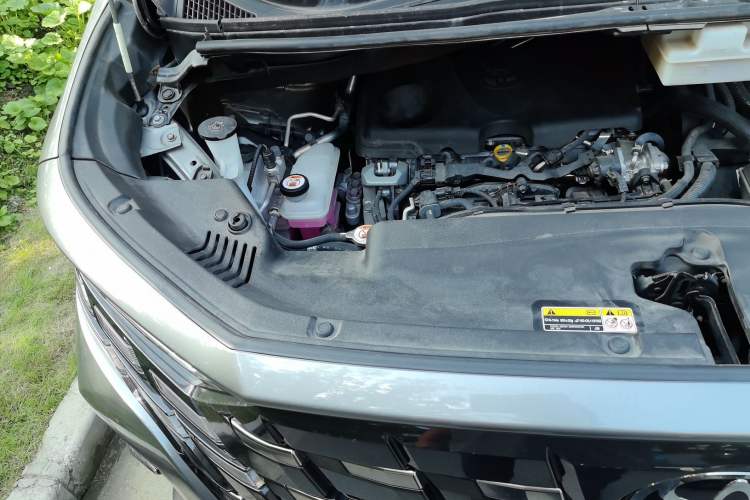 Used Toyota Alphard 2024 Dual-Engine 2.5L Deluxe Edition Engine Bay Right