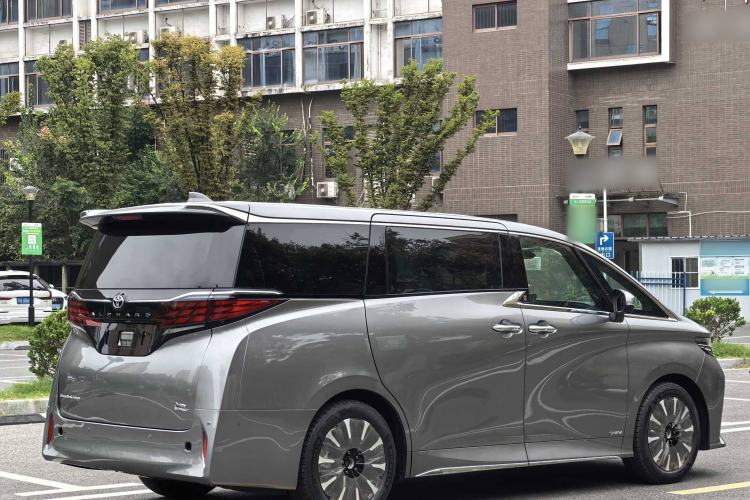 Used Toyota Alphard 2024 Dual-Engine 2.5L Deluxe Edition Exterior 6