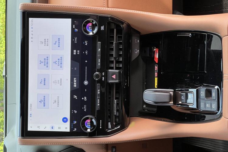 Used Toyota Alphard 2024 Dual-Engine 2.5L Prestige Edition Interior 8