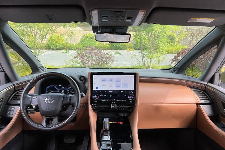 Used Toyota Alphard 2024 Dual-Engine 2.5L Prestige Edition Interior 9