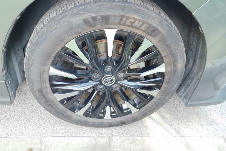 Used Toyota Alphard 2024 Dual-Engine 2.5L Deluxe Edition Right Front Wheel Hub