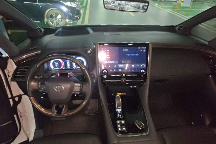 Used Toyota Alphard 2024 Dual-Engine 2.5L Prestige Edition Center Console