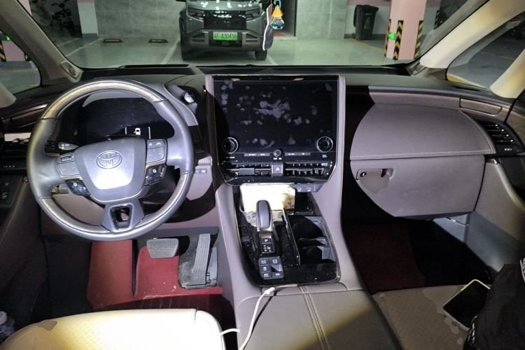 Used Toyota Alphard 2024 Dual-Engine 2.5L Deluxe Edition Center Console