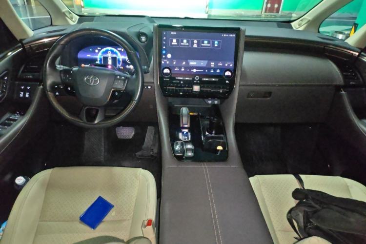 Used Toyota Alphard 2024 Dual-Engine 2.5L Deluxe Edition Center Console