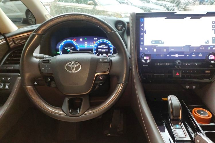 Used Toyota Alphard 2024 Dual-Engine 2.5L Deluxe Edition Center Console