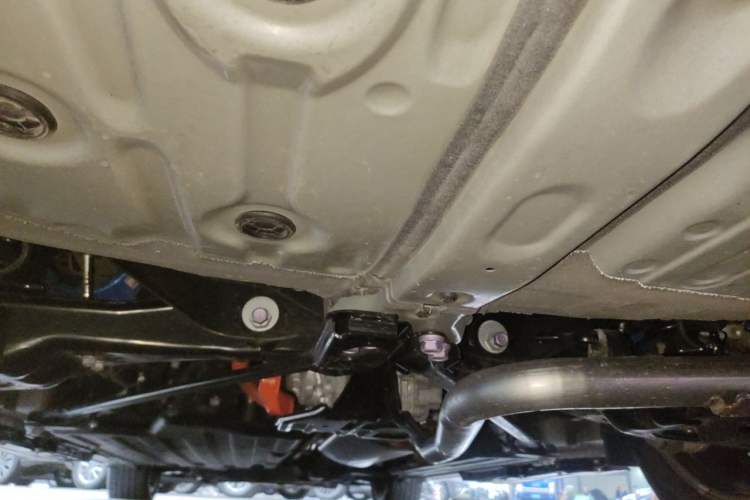 Used Toyota Alphard 2024 Dual-Engine 2.5L Deluxe Edition Chassis Rear