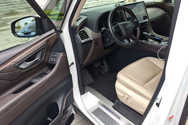 Used Toyota Alphard 2024 Dual-Engine 2.5L Prestige Edition Driver Seat