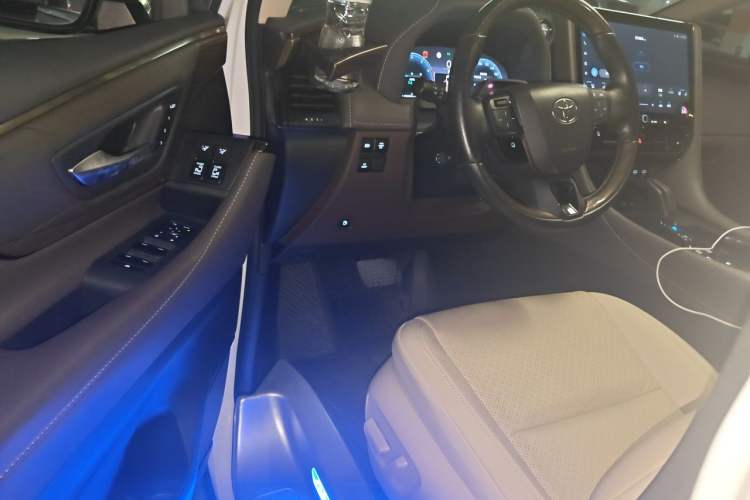 Used Toyota Alphard 2024 Dual-Engine 2.5L Prestige Edition Driver Seat