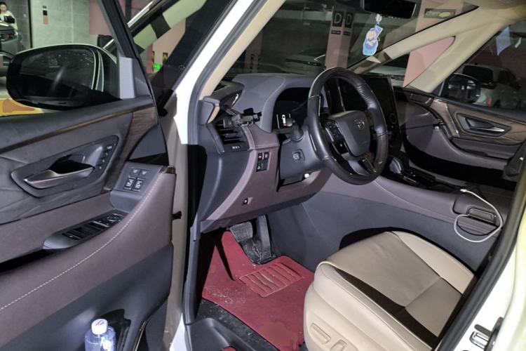 Used Toyota Alphard 2024 Dual-Engine 2.5L Deluxe Edition Driver Seat