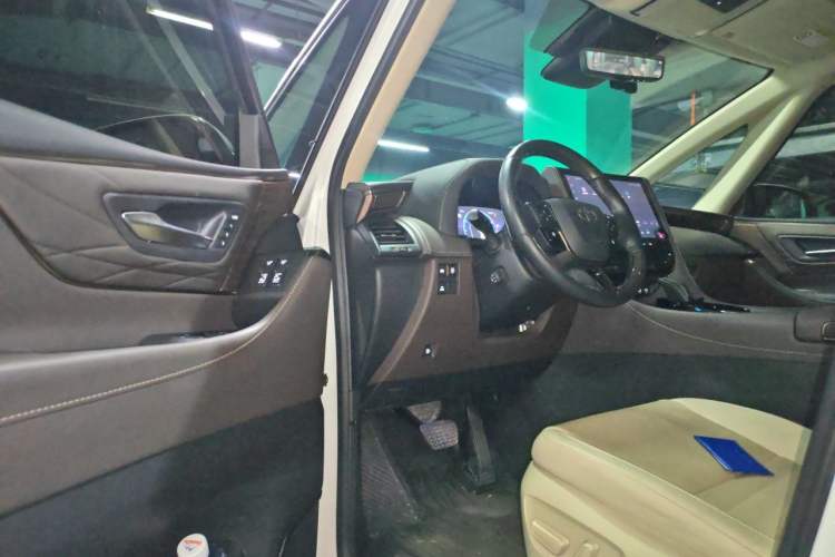 Used Toyota Alphard 2024 Dual-Engine 2.5L Deluxe Edition Driver Seat