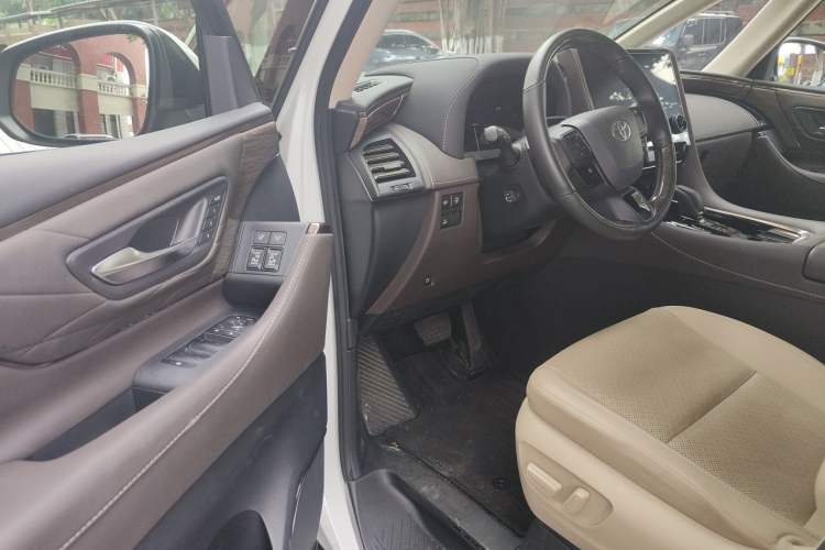 Used Toyota Alphard 2024 Dual-Engine 2.5L Prestige Edition Driver Seat