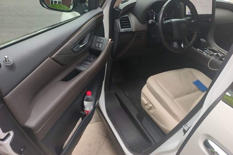 Used Toyota Alphard 2024 Dual-Engine 2.5L Prestige Edition Driver Seat