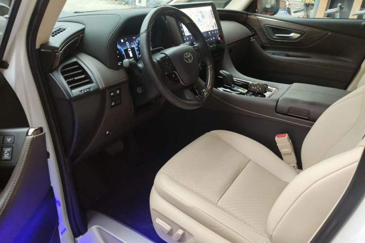 Used Toyota Alphard 2024 Dual-Engine 2.5L Deluxe Edition Driver Seat