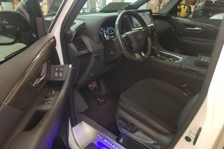 Used Toyota Alphard 2024 Dual-Engine 2.5L Deluxe Edition Driver Seat