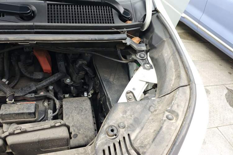 Used Toyota Alphard 2024 Dual-Engine 2.5L Prestige Edition Engine Bay Left