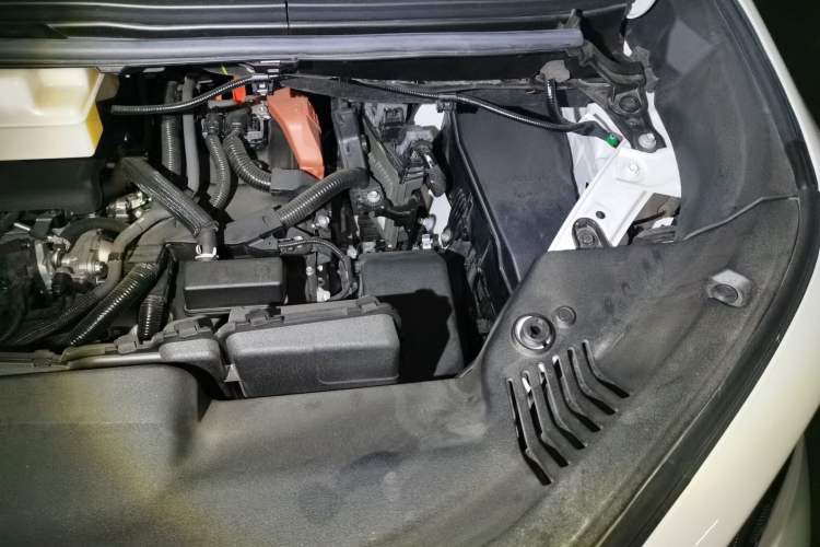 Used Toyota Alphard 2024 Dual-Engine 2.5L Prestige Edition Engine Bay Left