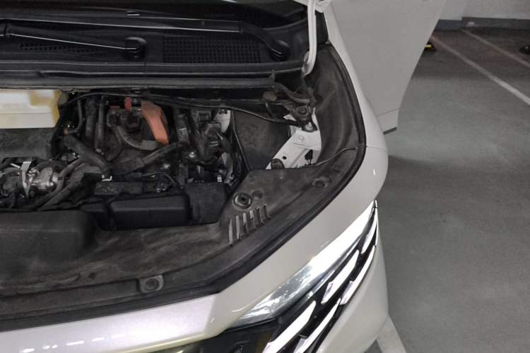 Used Toyota Alphard 2024 Dual-Engine 2.5L Deluxe Edition Engine Bay Left