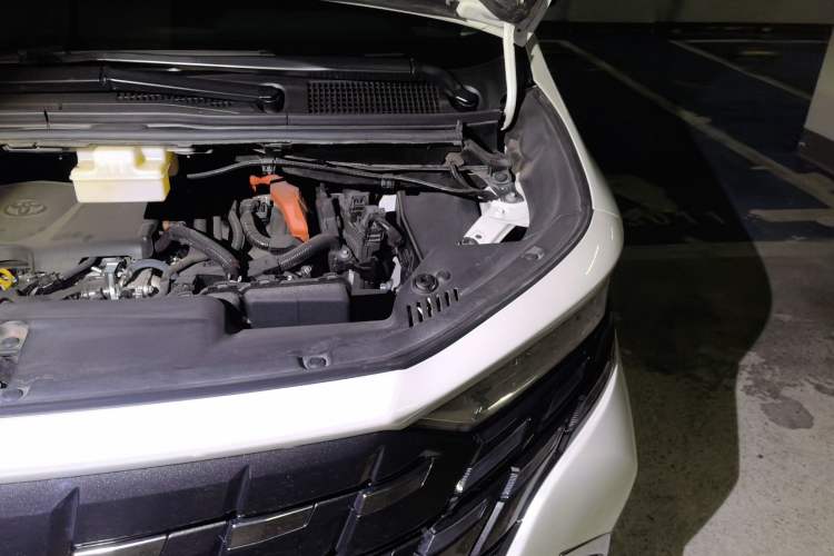 Used Toyota Alphard 2024 Dual-Engine 2.5L Prestige Edition Engine Bay Left