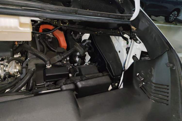 Used Toyota Alphard 2024 Dual-Engine 2.5L Prestige Edition Engine Bay Left