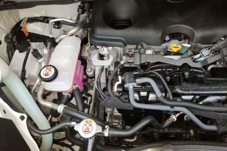Used Toyota Alphard 2024 Dual-Engine 2.5L Deluxe Edition Engine Bay Right
