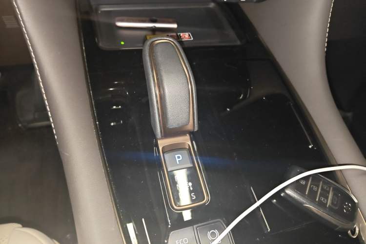 Used Toyota Alphard 2024 Dual-Engine 2.5L Prestige Edition Gear Lever