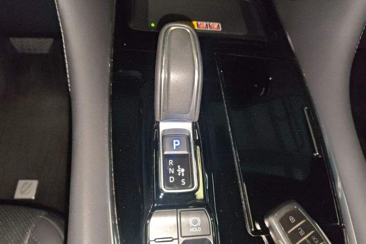 Used Toyota Alphard 2024 Dual-Engine 2.5L Prestige Edition Gear Lever