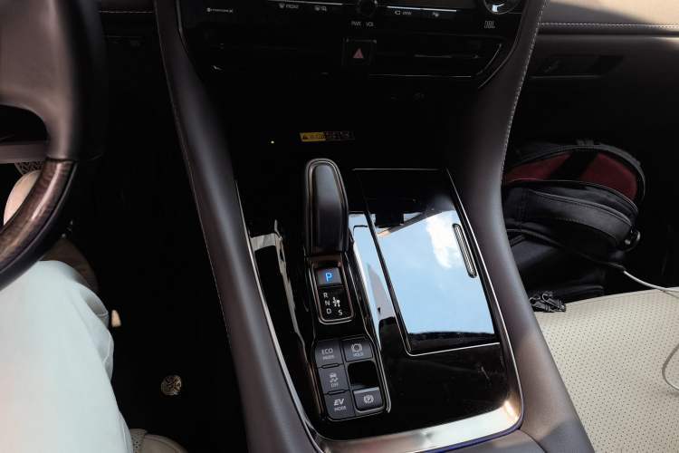 Used Toyota Alphard 2024 Dual-Engine 2.5L Prestige Edition Gear Lever
