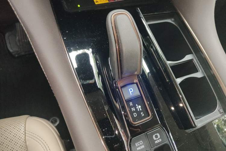 Used Toyota Alphard 2024 Dual-Engine 2.5L Prestige Edition Gear Lever