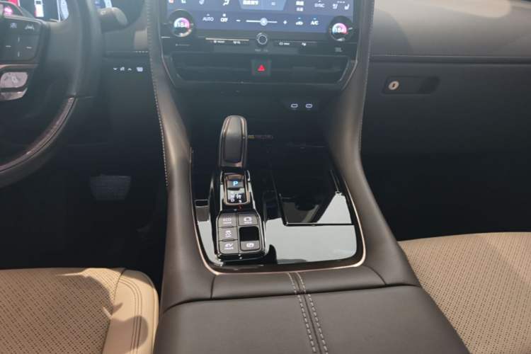 Used Toyota Alphard 2024 Dual-Engine 2.5L Deluxe Edition Gear Lever