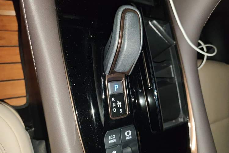 Used Toyota Alphard 2024 Dual-Engine 2.5L Deluxe Edition Gear Lever