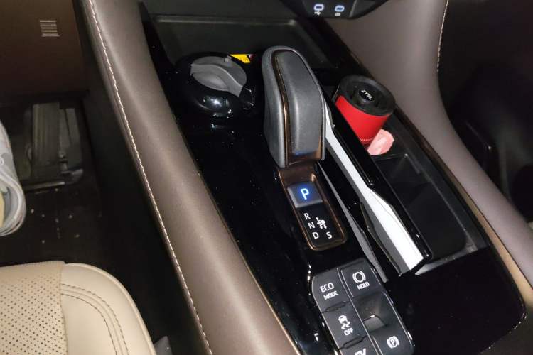 Used Toyota Alphard 2024 Dual-Engine 2.5L Prestige Edition Gear Lever